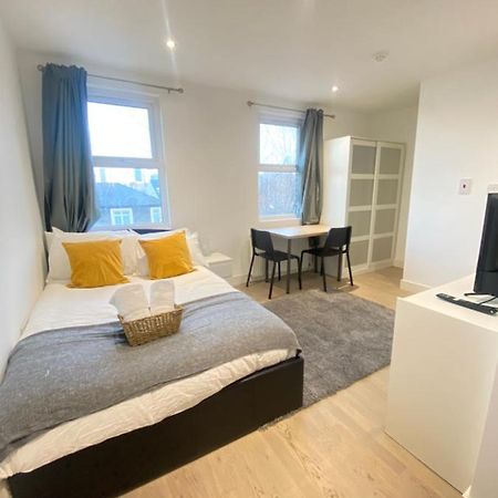 Cozy En-Suite Near Stratford Londres Exterior foto